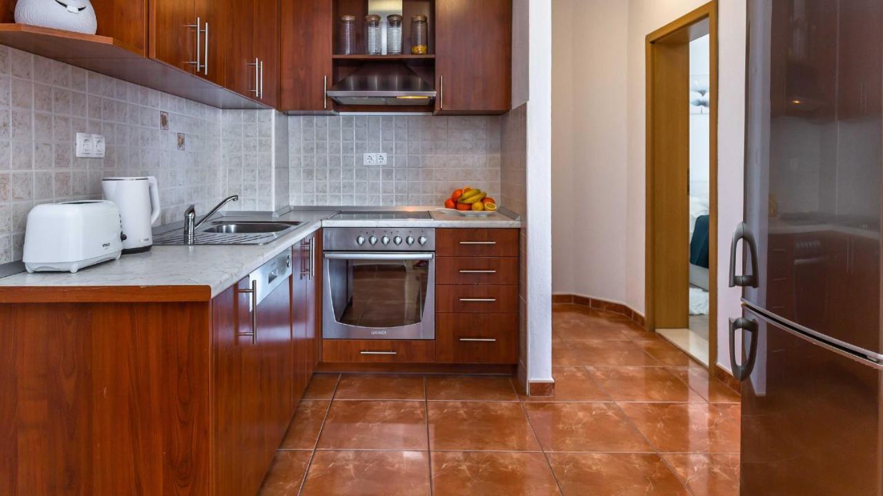 Apartments Lana Makarska Esterno foto